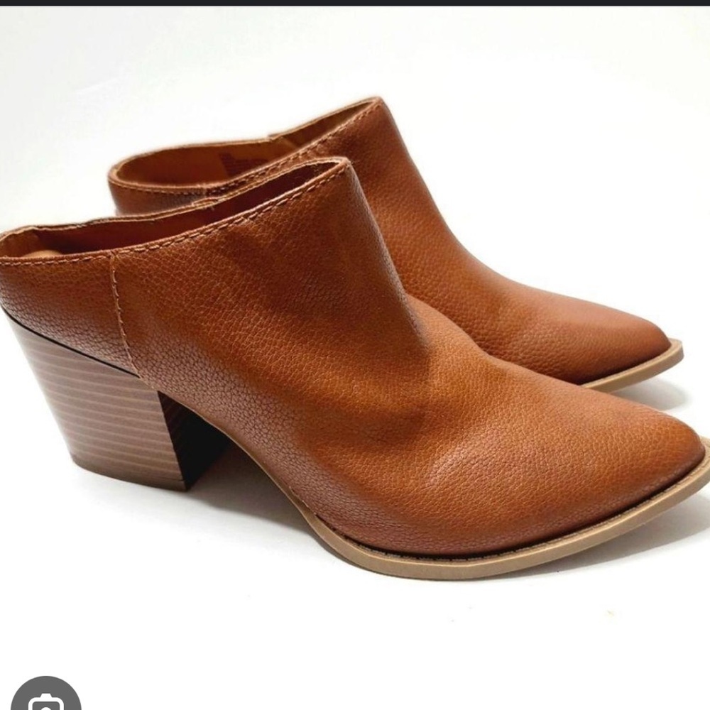 NWOT Dolcetta Rory Mules